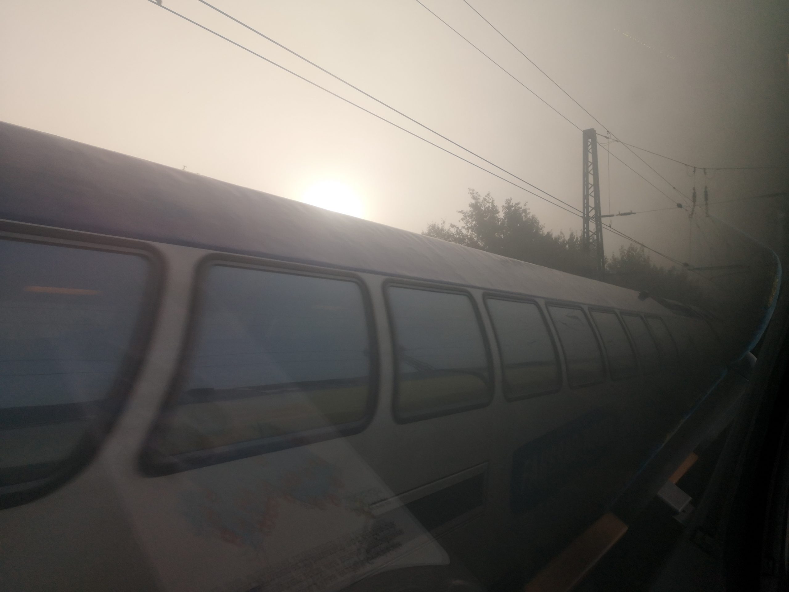 Zug Metronom Nebel